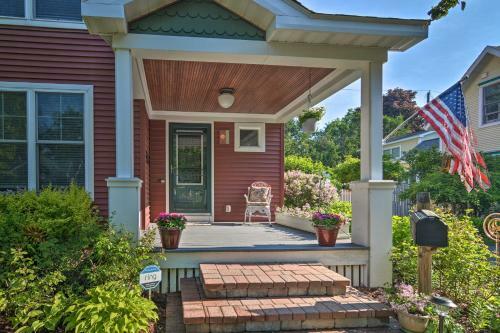 Downtown House - 0.4 Miles To Lake Michigan!