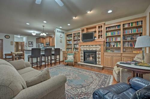 Lake Michigan Waterfront Home 1 Mi To Dtwn!