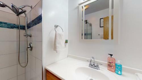 Jacobia Lakefront Retreat