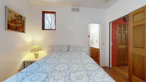 Jacobia Lakefront Retreat
