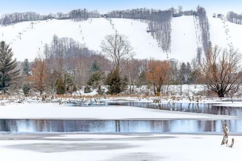 Birchwood: Bluffs Edge