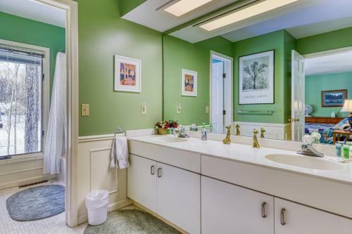 Birchwood: Gracious Home