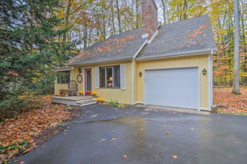 Extra-clean Cozy Cottage Near Harbor Springs!