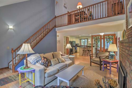 Extra-clean Cozy Cottage Near Harbor Springs!