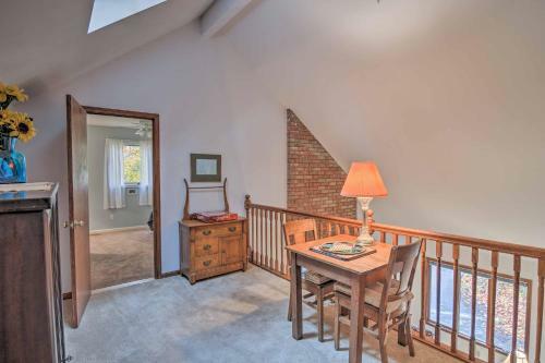 Extra-clean Cozy Cottage Near Harbor Springs!