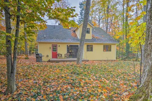 Extra-clean Cozy Cottage Near Harbor Springs!