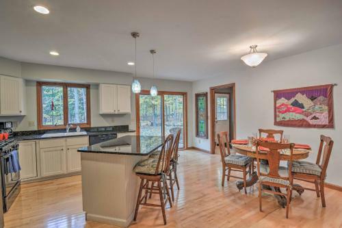 Extra-clean Cozy Cottage Near Harbor Springs!