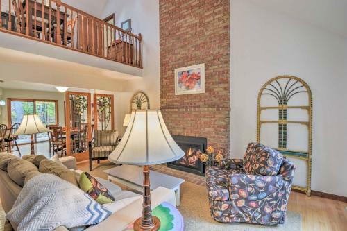 Extra-clean Cozy Cottage Near Harbor Springs!