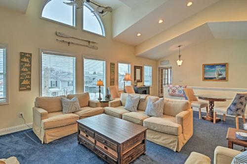Apartamento Harbor Springs Condo With Bay View - Walk To Beach!