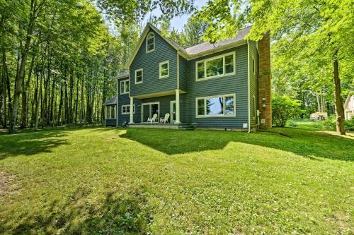Lakefront Gobles Home With Private Dock And Boats!