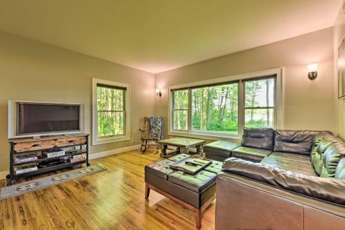 Lakefront Gobles Home With Private Dock And Boats!