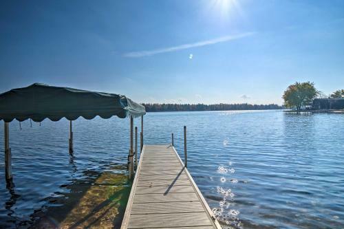 Dream Cottage With Sandy Beach, Dock, Pontoon Rental