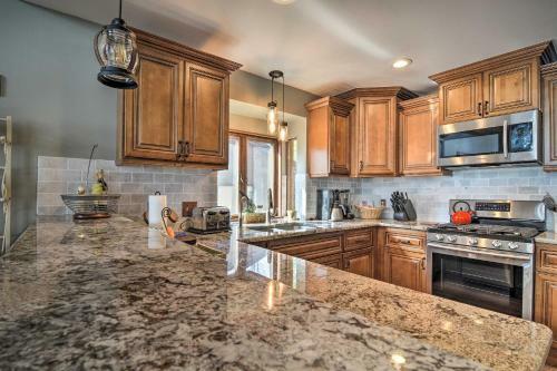 Dream Cottage With Sandy Beach, Dock, Pontoon Rental