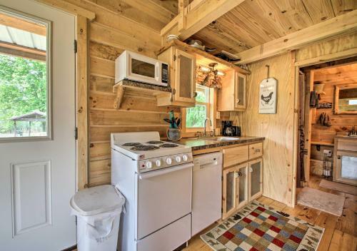 Quiet Cabin With Grill, Pond And Walking Trails!