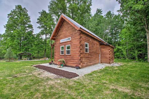 Quiet Cabin With Grill, Pond And Walking Trails!