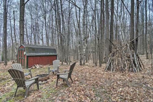 Secluded Gaylord Cabin With Deck And Gas Grill!