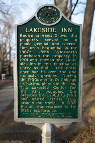 Posada Lakeside Inn