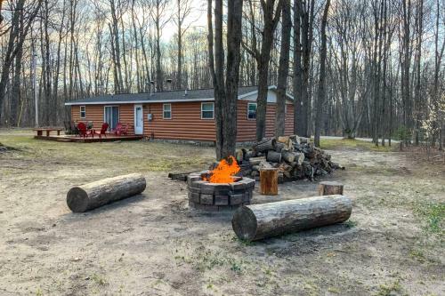 Secluded Mancelona House With Deck And Wooded Views!