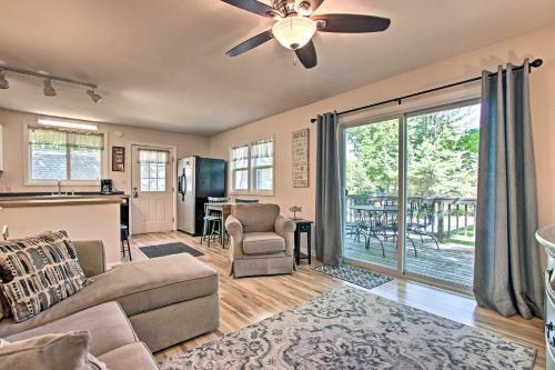 Ludington Cottage With Deck, Yard And Fire Pit!