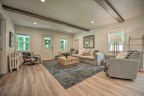 Fully Renovated Home With Fire Pit Walk To Beach