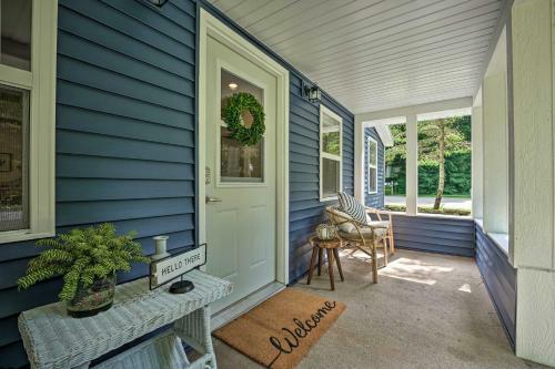 Fully Renovated Home With Fire Pit Walk To Beach