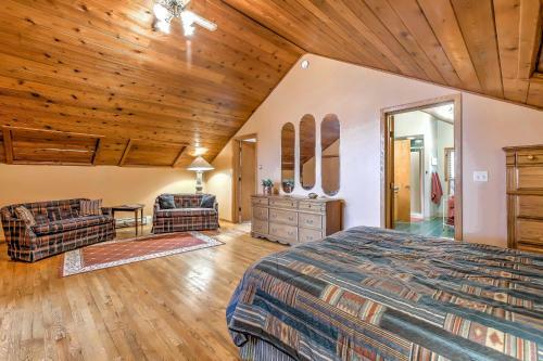 Chicagon Lakefront Cabin With Private Sauna & Dock Home