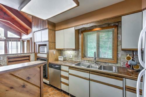 Chicagon Lakefront Cabin With Private Sauna & Dock Home