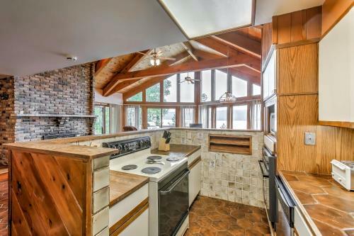 Chicagon Lakefront Cabin With Private Sauna & Dock Home