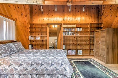 Chicagon Lakefront Cabin With Private Sauna & Dock Home