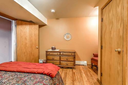 Chicagon Lakefront Cabin With Private Sauna & Dock Home