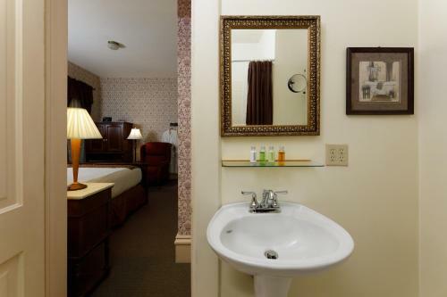Hotel Kalamazoo House