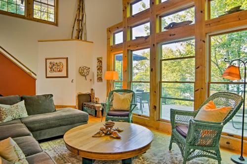 Forested Pentwater Beachhouse-100 Ft To Shore