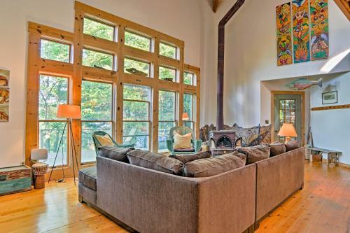 Forested Pentwater Beachhouse-100 Ft To Shore