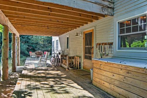 Forested Pentwater Beachhouse-100 Ft To Shore