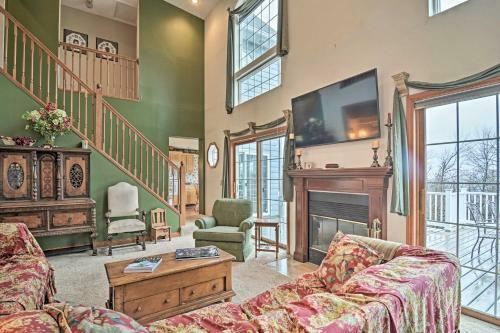 Northport Home With Deck And Panoramic Lake View!