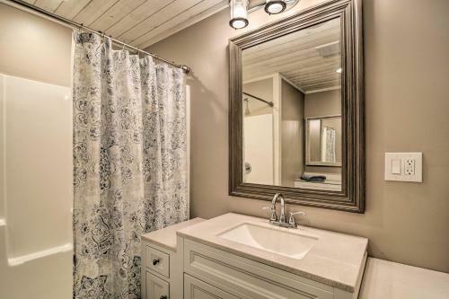 Cozy Apartment With Access To Nearby Boat Dock!