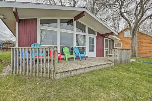 Lakefront Cottage Near Wineries And State Parks