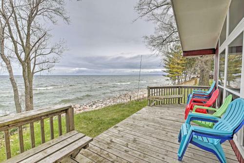 Lakefront Cottage Near Wineries And State Parks