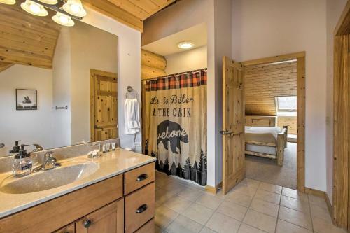 Secluded, Luxury Lodge Less Than 15 Mi To Boyne Mtn!