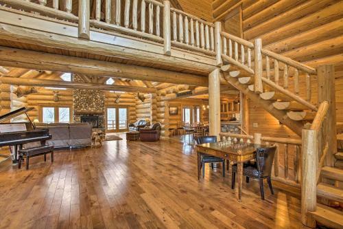 Secluded, Luxury Lodge Less Than 15 Mi To Boyne Mtn!