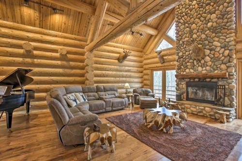 Secluded, Luxury Lodge Less Than 15 Mi To Boyne Mtn!