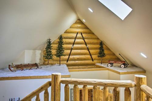 Secluded, Luxury Lodge Less Than 15 Mi To Boyne Mtn!