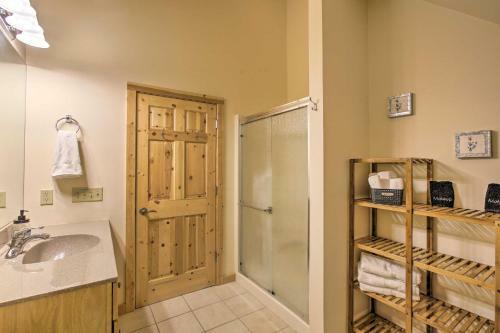 Secluded, Luxury Lodge Less Than 15 Mi To Boyne Mtn!