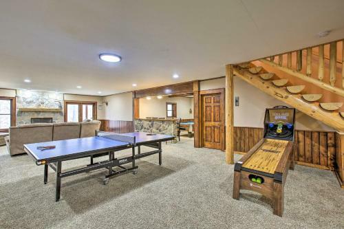 Secluded, Luxury Lodge Less Than 15 Mi To Boyne Mtn!