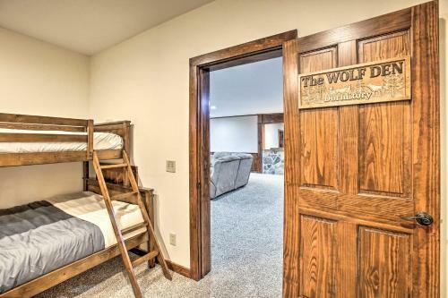 Secluded, Luxury Lodge Less Than 15 Mi To Boyne Mtn!