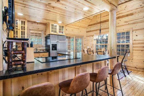 Kingfisher Cove Cabin 27