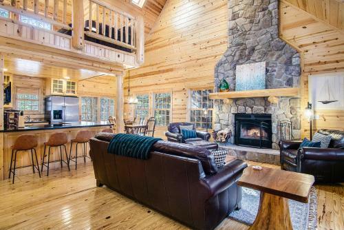 Kingfisher Cove Cabin 27