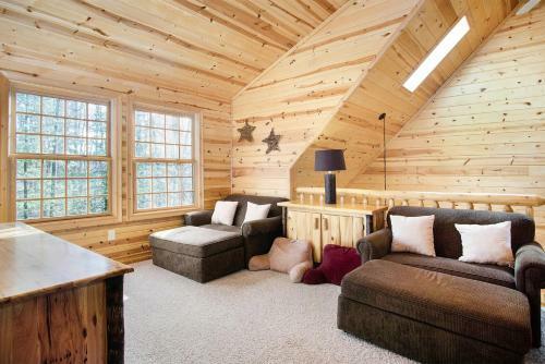 Kingfisher Cove Cabin 27