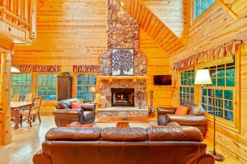Kingfisher Cove Cabin 16