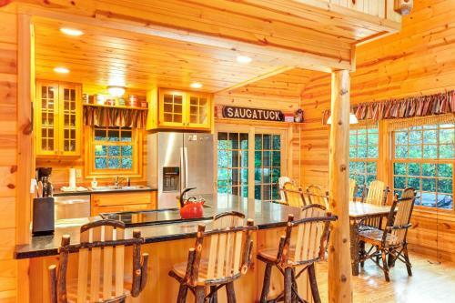 Kingfisher Cove Cabin 16